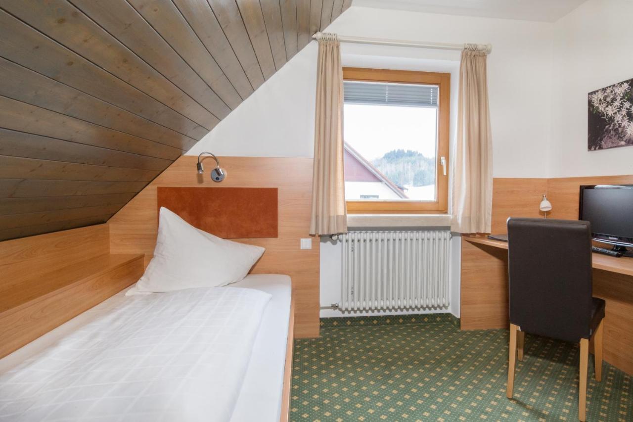 Hotel Jaegerhaus Meckenbeuren Buitenkant foto